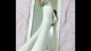 白丝伪娘平底鞋足交